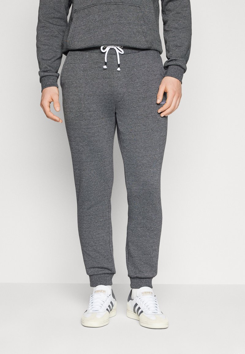 pier-one-health-club-regular-joggers-verryttelyhousut-black-musta