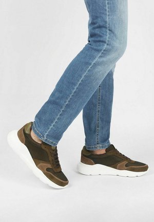 Suitable, SNEAKER DARK GREEN - Sneaker low - donkergroen groen
