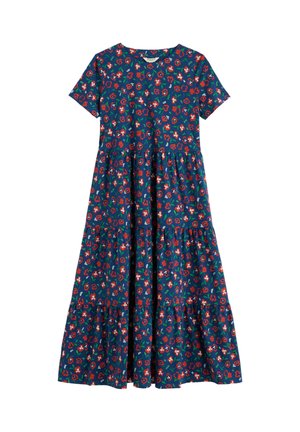 Zils ziedu maxi kleita ar īsām piedurknēm, uz kuras ir sarkanu un baltu ziedu raksts ar zaļu kātu, ar krokotām kārtām apakšmalā.