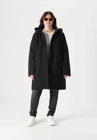 Vero Moda Curve VMSOFTSHELLROME  - Winterjas - black