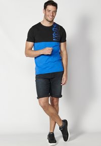 Koroshi SHORT SLEEVE - Marškinėliai su spaudiniu - azul blue