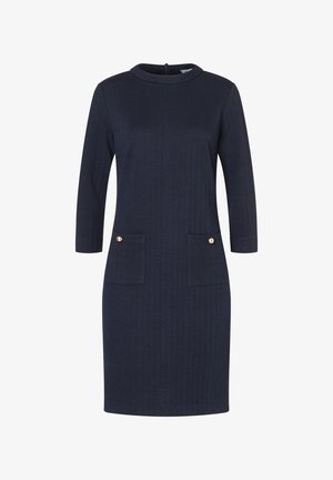 Navy-blaues Strickkleid mit Fischgrätenmuster, Rundhalsausschnitt, Dreiviertelärmeln und zwei vorderen Taschen mit goldfarbenen Knöpfen.