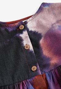 Next REGULAR FIT - Vardagsklänning - purple tie dye