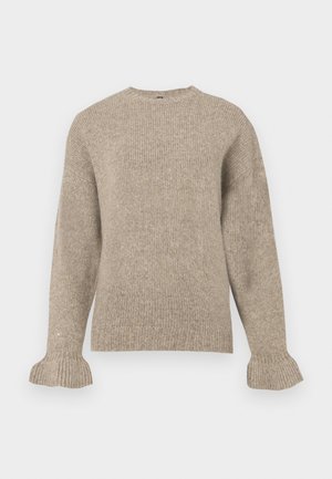 Beige kötött pulóver bordás textúrával, kerek nyakkivágással és bővülő ujjal. Puha anyagból készült, laza szabású.