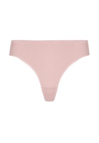 Roze string gemaakt van zacht materiaal met een gladde afwerking. Heeft een vormgevend ontwerp en delicate geschulpte randen langs de tailleband.