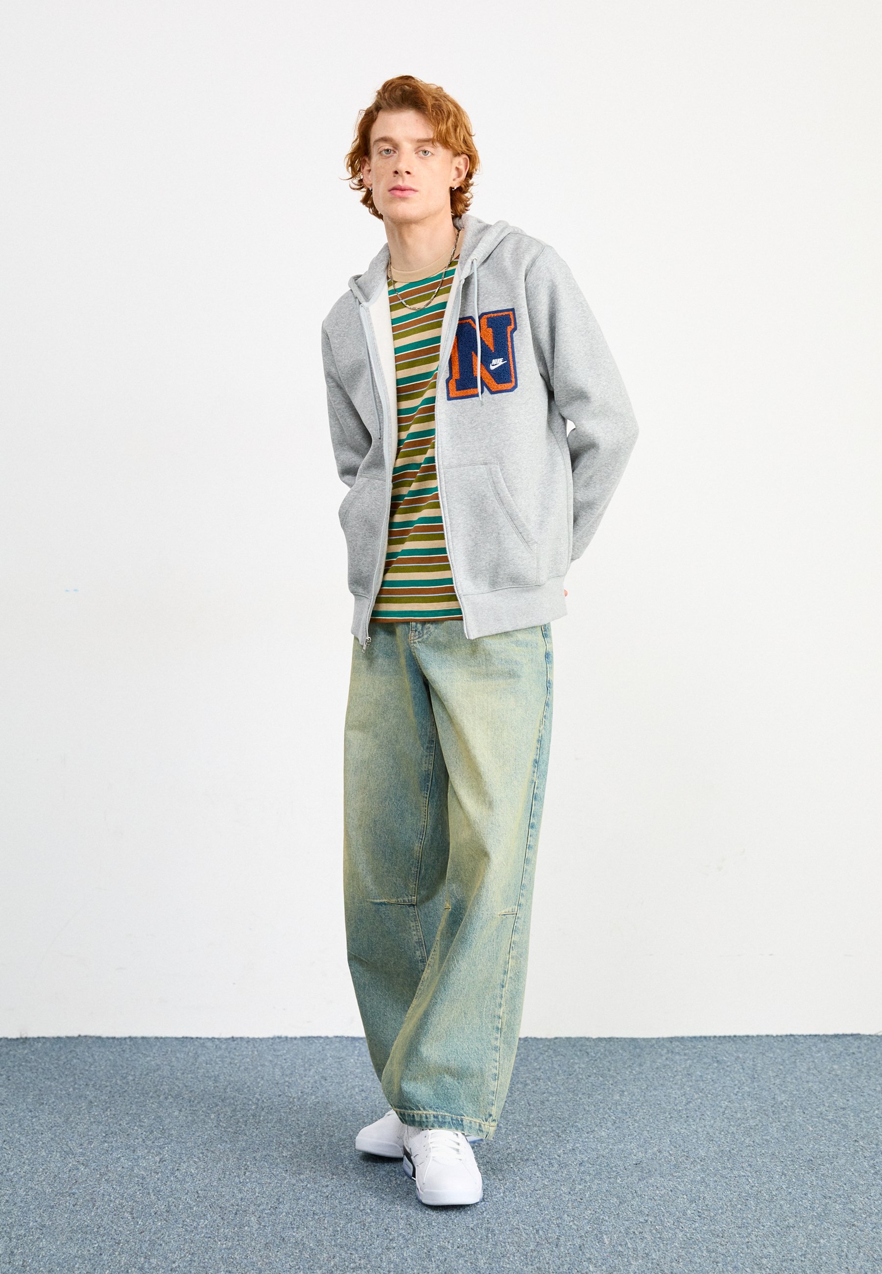 Nike Sportswear CLUB - Zip-up sweatshirt - dark grey heather