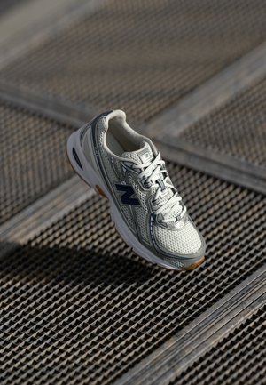 U740 UNISEX - Joggesko - grey matter