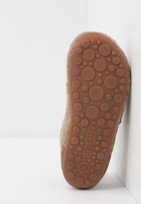 Bisgaard HOME SHOE - Čības - camel