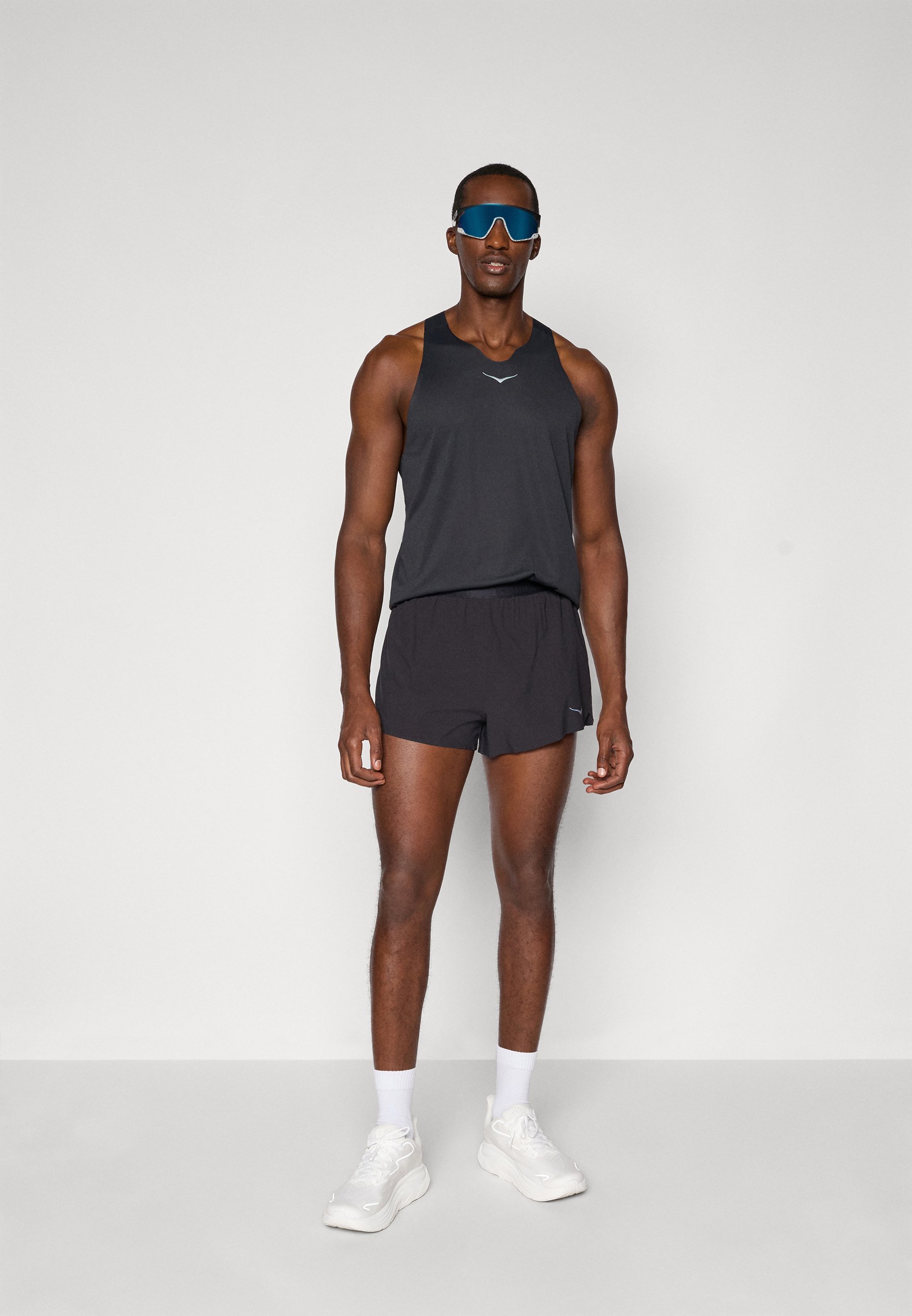ウォーキング・ランニングウェア charbon REDA WOOL SPLASH DYE SLEEVELESS HOKA RACE DAY SINGLET - Top - black - Zalando.co.uk