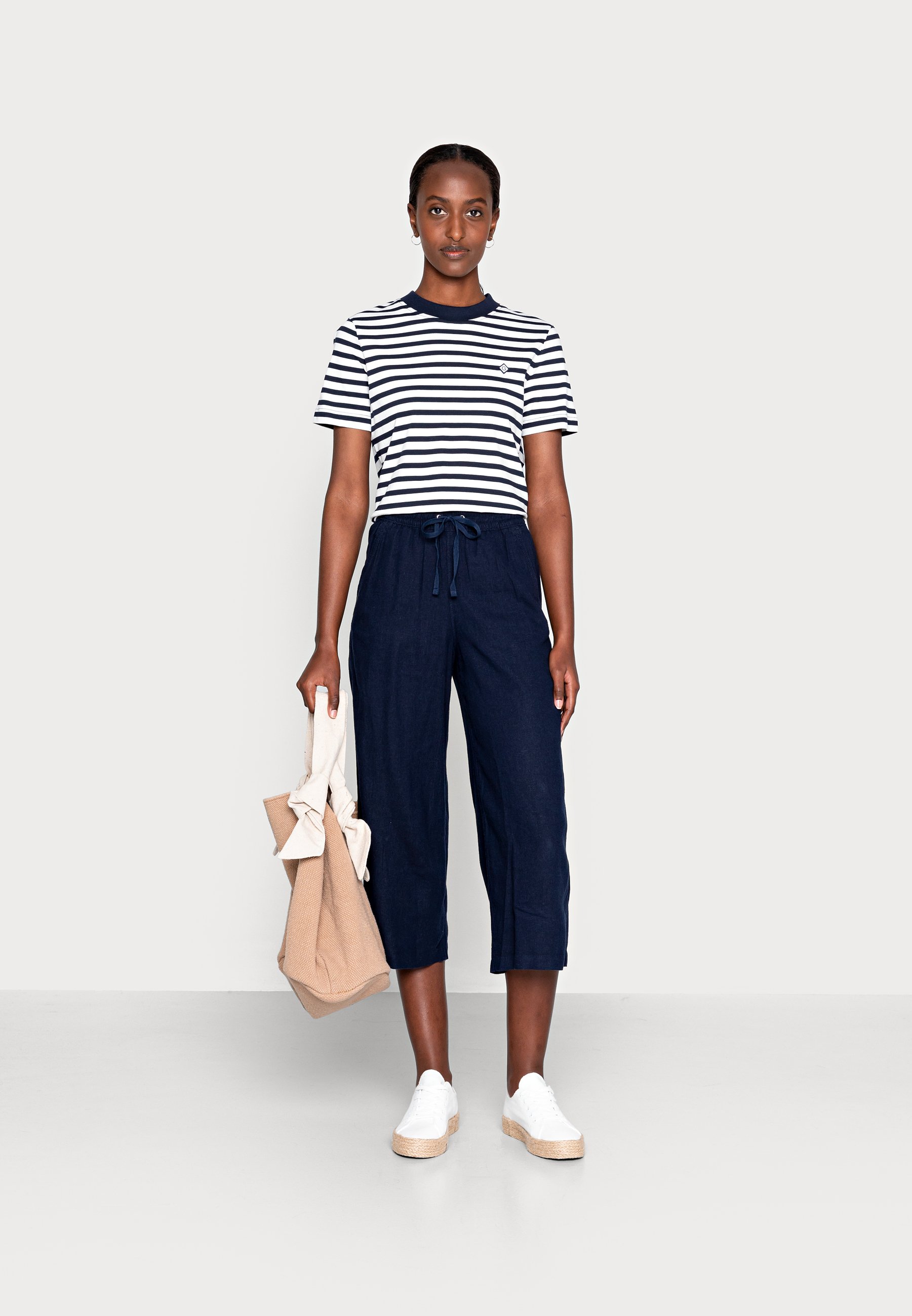\u0026 Spencer WIDE CROP - Trousers - navy 