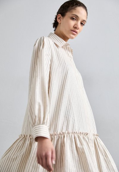 sandro DRESS WITH STRIPE - Skjortekjole - kaki/rose