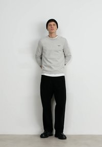BOSS EVER - Pulover - light/pastel grey