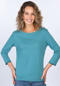 Langärmliges, schilfgrünes gestreiftes Oberteil mit rundem Halsausschnitt und leicht gewellten Kanten. Weicher Stoff mit einem horizontalen Streifenmuster.