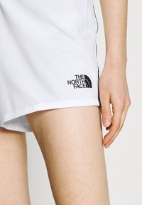 The North Face Shorts - white