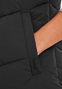 TOG24 RANSKILL - Waistcoat - washed black