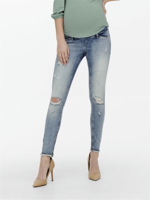 ONLY MATERNITY OLMBLUSH LIFE RAW ANCLE - Ļoti pieguloši džinsi - light blue denim