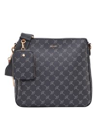 Borsa sintetica nera con un motivo grigio chiaro ripetuto, inclusa una piccola pochette rimovibile. Presenta dettagli in metallo dorato e una tracolla regolabile.