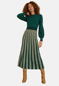 PETITE FIT - SCALLOP MIDI - Kampsunkleit - forest green