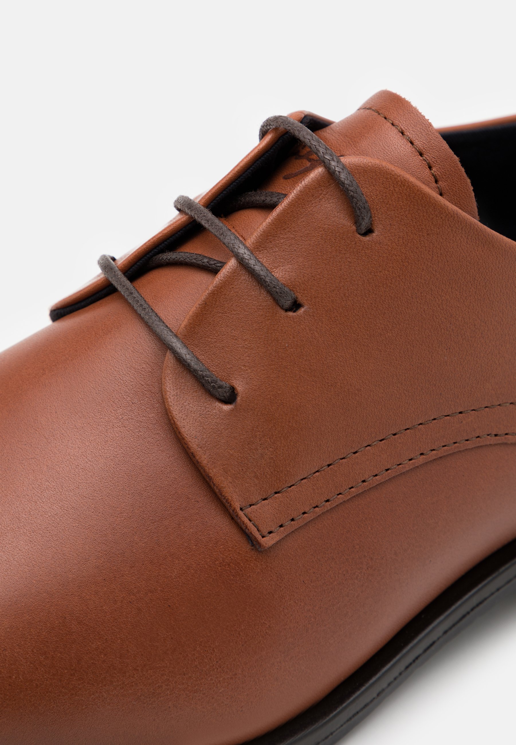 tommy hilfiger core lace up