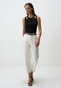 Jimmy Key SLIM FIT CREW NECK SLEEVELESS - Top - black
