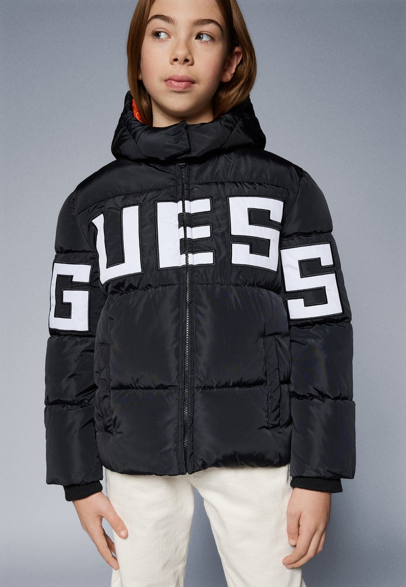 Guess JUNIOR HHOODED PADDED - Vinterjakke - jet black a996