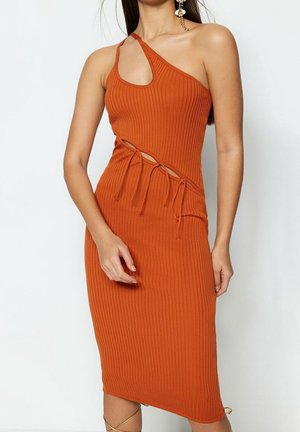Robe fourreau - orange