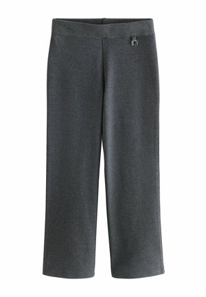 Pantalon gris, mi-hauteur, fabriqué dans un tissu doux. Présente une ceinture lisse et un accent décoratif sur le devant pour plus de détails.