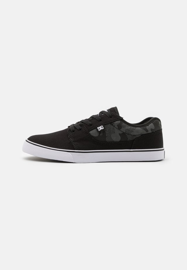 TONIK SE - Zapatillas skate - black