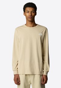 The North Face EASY TEE - Camiseta estampada - gravel