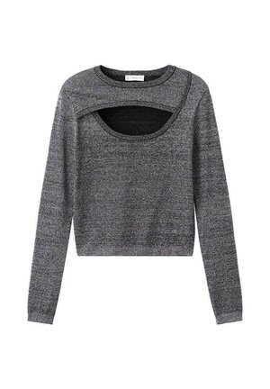 Grå kortärmad tröja med långa ärmar, med en rundad halsringning och ett öppet skär i närheten av bröstet, tillverkad av ett texturerat stickat tyg.