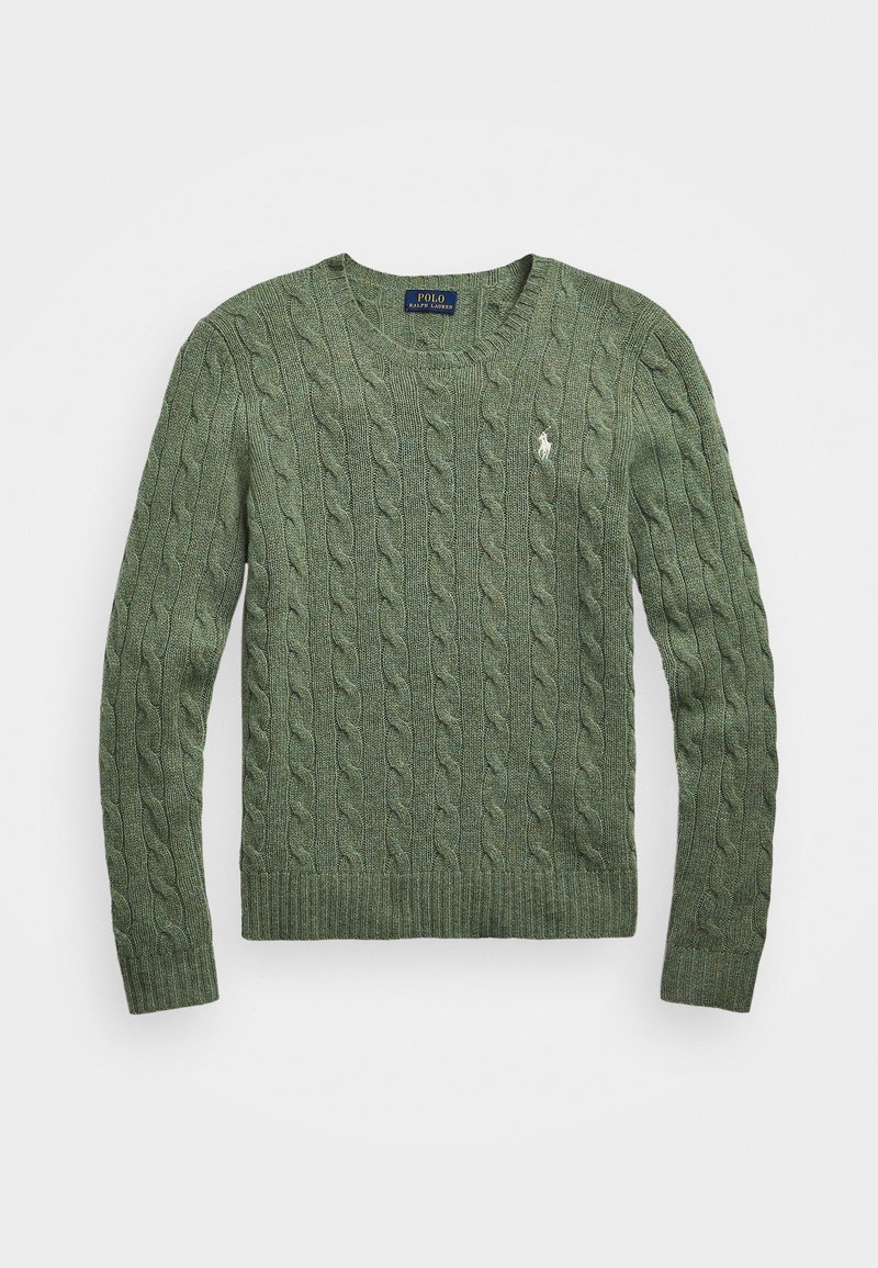 Pull en maille torsadée vert avec un col et un ourlet côtelés. Comprend des manches longues et un petit logo brodé sur la poitrine. Texture douce.