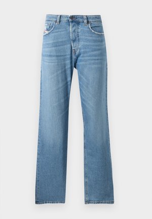 Blugi din denim de culoare albastru deschis, cu un design drept, având talie standard, cinci buzunare și o decolorare subtilă pe material.