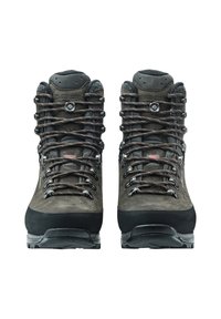Le scarpe da trekking presentano una tomaia in suede marrone e grigia, occhielli in metallo e una suola in gomma con motivo; progettate per la durabilità e la trazione.