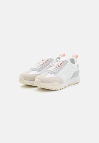 Calvin Klein Jeans TOOTHY RUNNER LACEUP - Tenisice - bianco