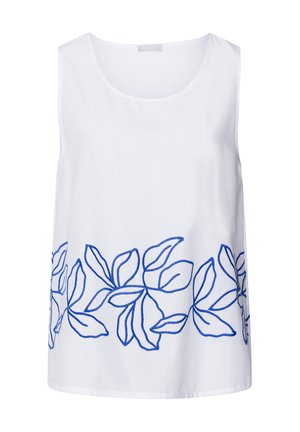 Hvid ærmeløs top med blåt broderet bladdesign langs kanten, blød tekstur og rund halsudskæring.