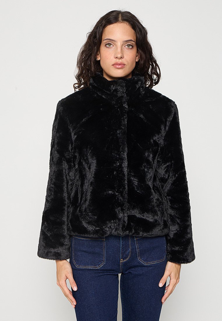 Vero Moda Petite Winterjas zwart