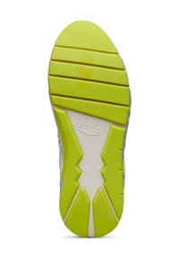 Suola delle scarpe con un design testurizzato, prevalentemente bianca e grigia, con una vivace sezione in gomma verde e un motivo a zigzag per una migliore aderenza.