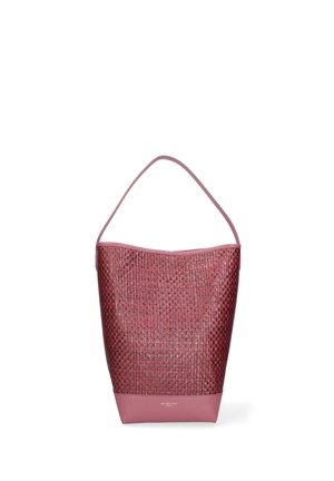 Pink vævet læder bucket taske med enkelt skulderrem og solid pink bund, mærket "MY BEST BAG PARIS" foran nederst.