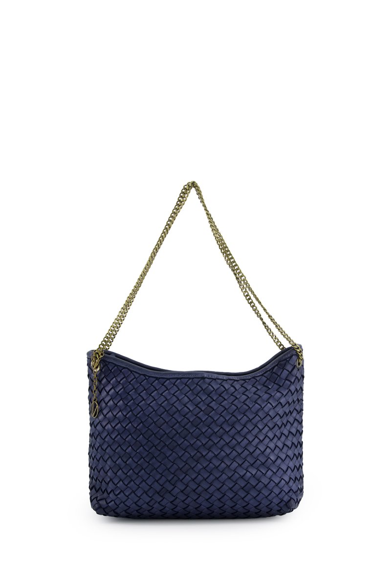 Navy gewebte Leder Schultertasche mit rundem Design, goldener Kettenriemen und strukturierten Oberflächen. Verfügt über eine glatte obere Kante.