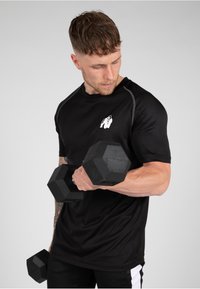 Gorilla Wear PERFORMANCE  - Camiseta estampada - black