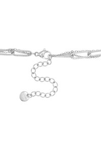 Zilveren ketting met meerdere schakels, een sluiting en een verstelbare kettingverlenging met een klein rond hangertje.