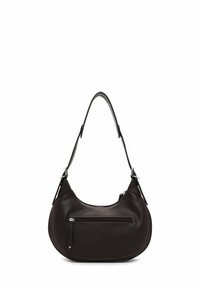 Sac à épaule en cuir marron texturé avec une forme courbée, fermeture zippée sur le dessus, et une poche avant à fermeture éclair, ornée de détails de couture contrastants.