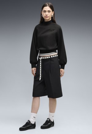 Puma, HER RELAXED CREW SWEATSHIRT MIT STEHKRAGEN - Sudadera - black
