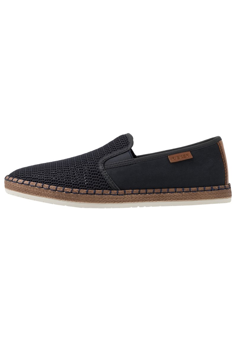Chaussures slip-on navy en mesh respirant, avec des accents en cuir, une semelle en caoutchouc et une finition en jute tressé. Présente un détail de logo sur le côté.