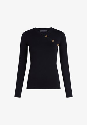 Zwarte langemouwen top met een V-hals, met een asymmetrisch ontwerp en drie gouden knopen op de schouder voor accent. Zachte, gladde textuur.