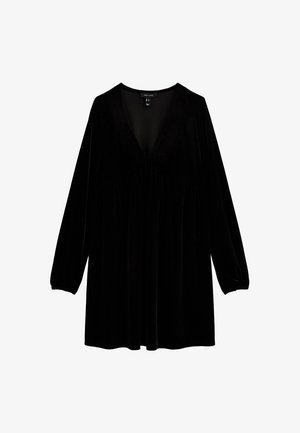 Robe en velours noir avec de longues manches bouffantes, décolleté en V profond et taille froncée, présentant une silhouette fluide et une texture douce.