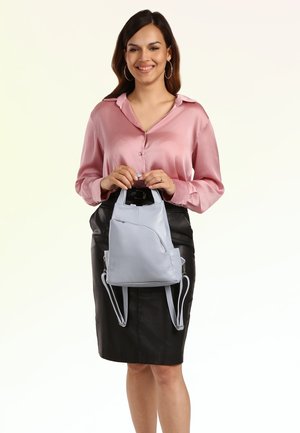 DrachenLeder, Tagesrucksack - hellblau