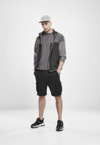 Urban Classics DOUBLE POCKET  - Shorts - black