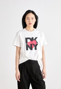 DKNY BOYFRIEND OVERSIZE WITH GIANT  - T-shirts med print - white