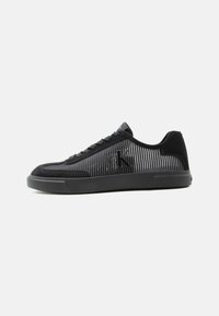 Non sélectionné, triple black